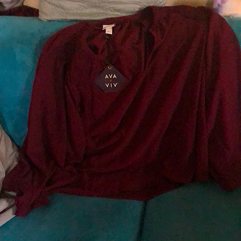 Ava Viv 2x deep red long sleeves with decorative shoulders NWT